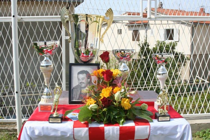 Read more about the article Završen je 16. memorijalni malonogometni turnir vatrogasnih ekipa u čast na preminulog člana Zdravka Rakele “Bembe”. Rezultati: