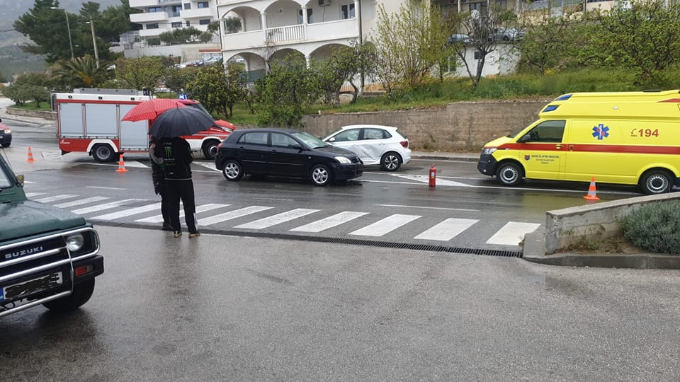 Read more about the article Lakša prometna nesreća na prometnici D-8 u mjestu Dugi Rat